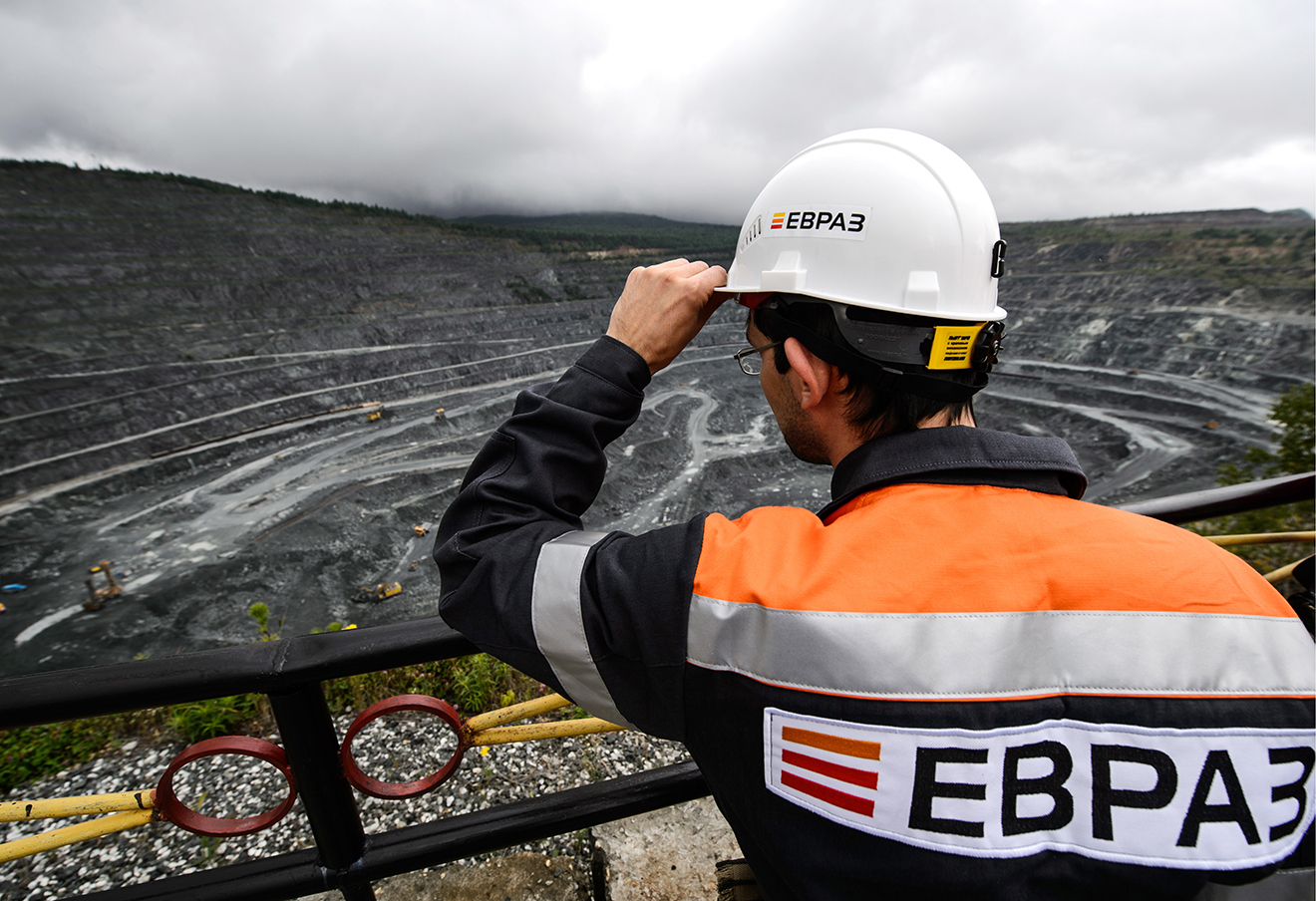 PM Excellence has implemented a schedule network planning and reporting system for the portfolio of large-scale projects of EvrazHolding